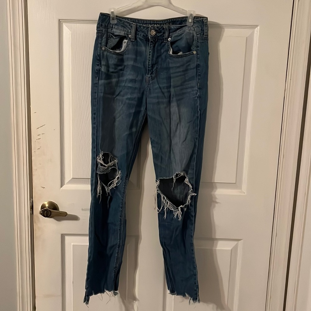 American eagle ripped jeans size 6